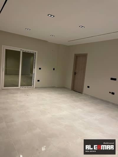 Apartment for sale in the 16th District, Sheikh Zayed; ultra-super-lux finish.