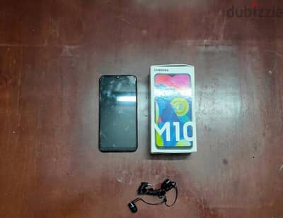 لقطة: سامسونج M10 بالكرتونة خفيف ونحيف جداً (ممتاز هوت سبوت) + سماعة