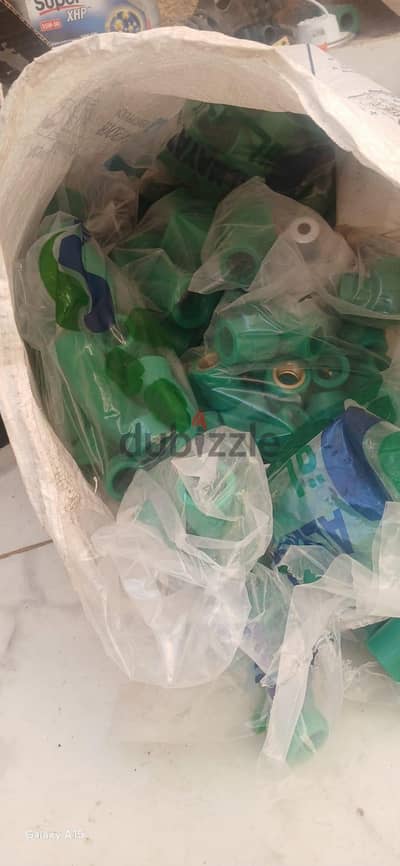 للبيع  للجادين للمحتاجهم سباكه تاسيس حمام ومطبخ بولي  لعدم الاحتياج