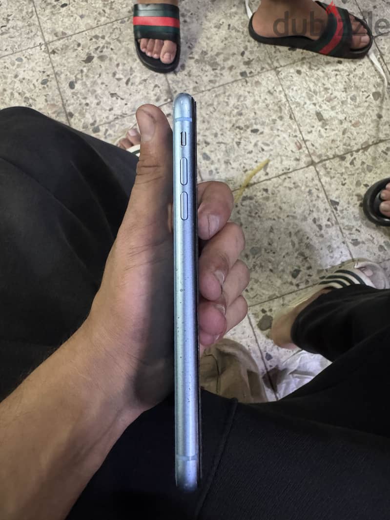 Apple - iPhone XR 4