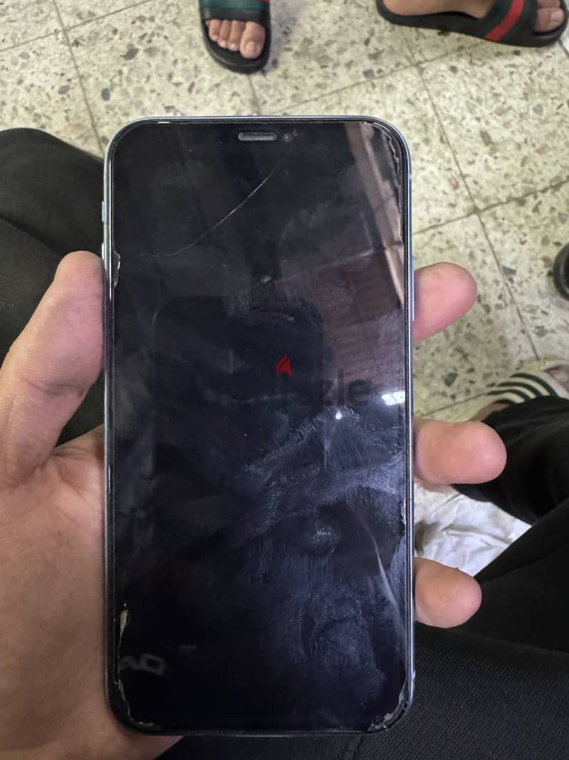 Apple - iPhone XR 7