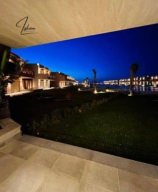 Standalone 2nd Row Sea View Villa in Playa