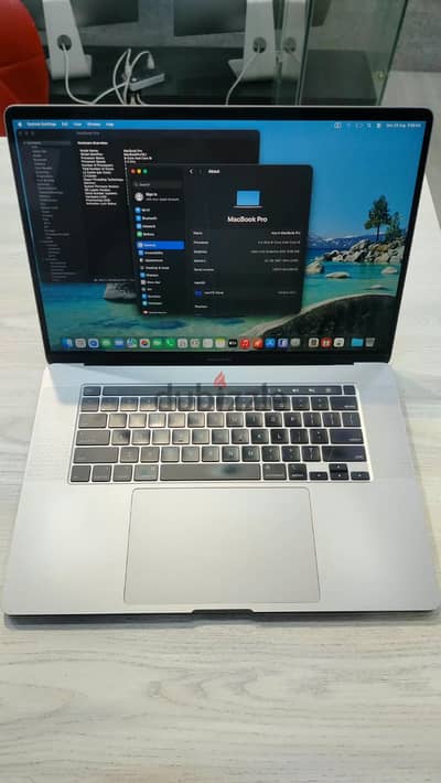 MacBook Pro 2019 16” Core i9 32GB RAM 512GB SSD Radeon 4GB