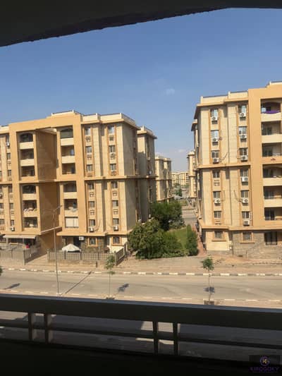 شقه  للايجار فاضي جاردينيا سيتي  مدينه نصر عقد سنتين متاحه للاسر للمصريين وبعض الجنسيات