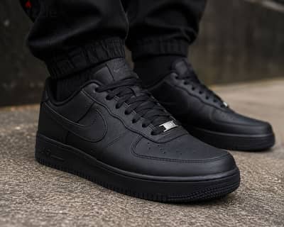 عرض. . لمحبّي الراحة والخامة المميزة | Nike Air Force 1 أسود