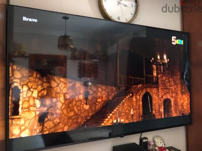 شاشتين واحده Lg55وواحده JAc 43