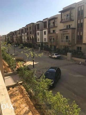 فرصة مميزة جداً لسرعة البيع بسعر مخفض شقة دور متكرر داخل | كمبوند جرين 5 مباني أدريس - 6 أكتوبر – التوسعات الشمالية.