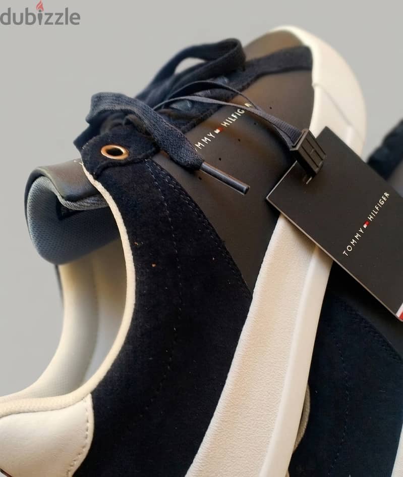 Tommy Hilfiger 4