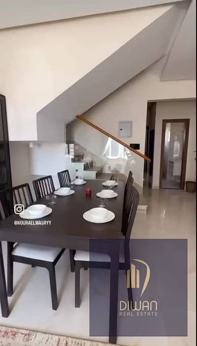 Last ready-to-move villa! Ultra Super Lux finished in a prime location facing Madinaty, mins to AUC with a stunning landscape view.