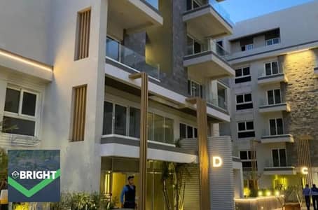  I-Villa Roof | Lagoon Phase | Mountain View iCity  لو بتدور على I-Villa بمساحة كبيرة، رووف خاص، 3 غرف نوم، وفي Lagoon Phase