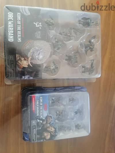 للبيع مجموعتين D&D miniatures