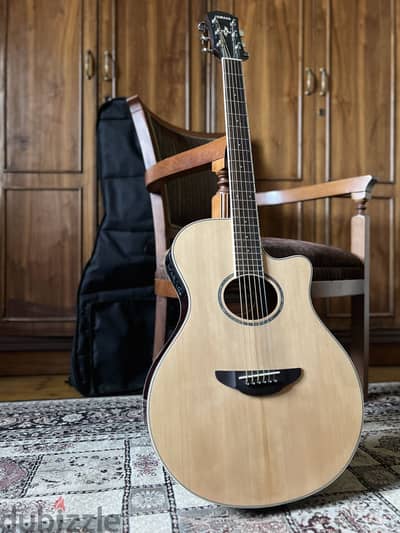  Yamaha APX600 للبيع – Acoustic/Electric | حالة ممتازة 