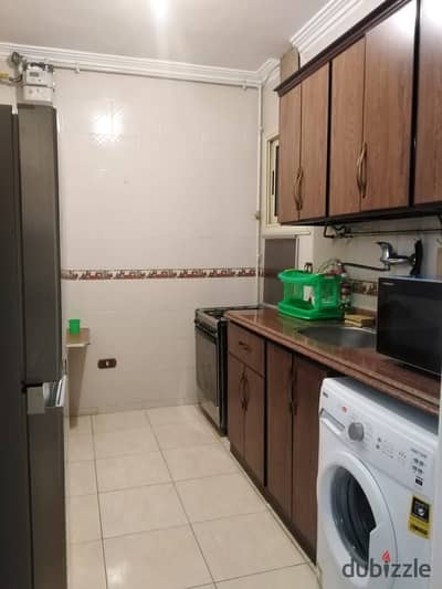 مفروش مندرة مكيف ٤ غرف وريسبشن دور ١ منفرع من عبد ناصرمندره 140 متر  غرف اربع غرف وريسبشن قطعتين مكيفه واثنين حمام مطلوب ايجار شهري 12000 الشهر مقدم ايجار الشهر. وشهر تامين وشهر عمولة