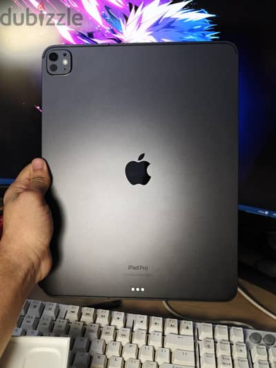 Ipad pro 13inch m4  2tB. Cellular كسر زيرو
