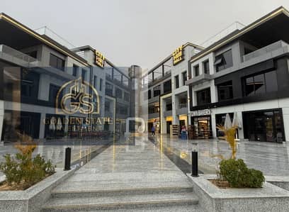 للبيع محل في مدينه الشروق متاجر لمده ثلاث سنين وزياده سنويه 10%