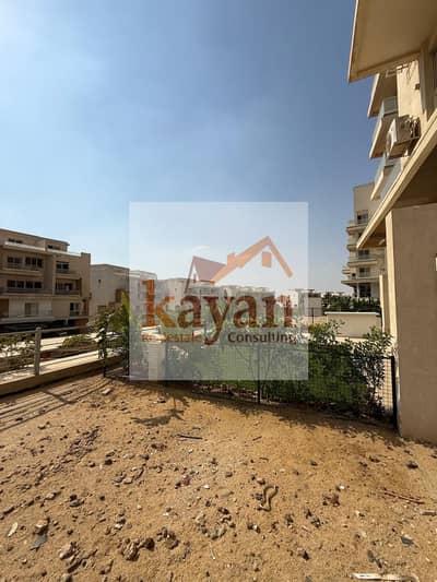 Villa with Private Garden for Sale in Mountain View iCity