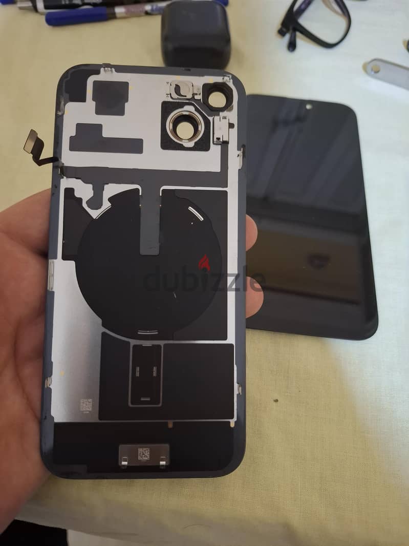 آبل - آيفون 15 بلس 3
