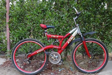 Race Bike adjustable speed and disc breaks for work or transport