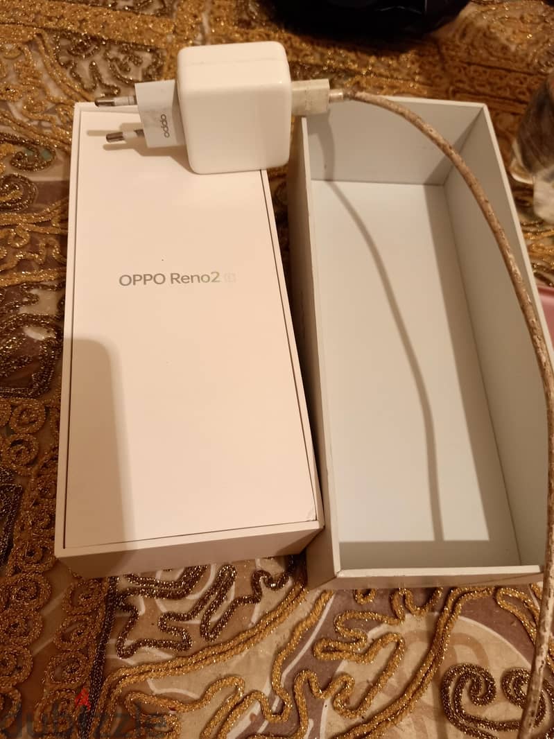 اوبو رينو 12 اف 1