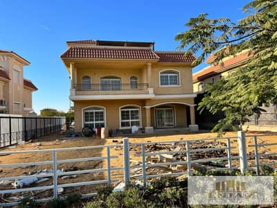 villa for sale in madinaty, L, in VG4 area, wide garden view, , (652sq)
