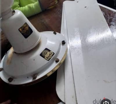 مروحة سقف ٣ ريشة
