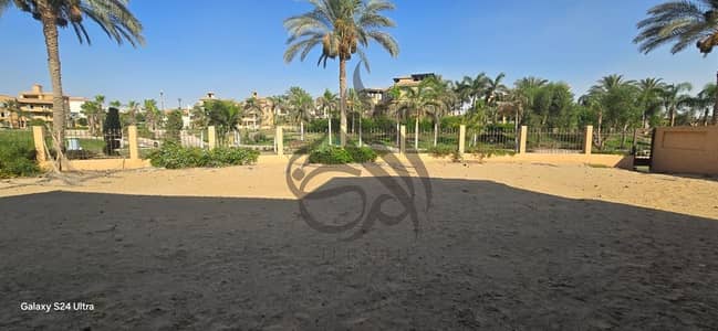 توين هاوس للبيع في لي روا التجمع الخامس موقع مميز اقل من سعر السوق  les rois
