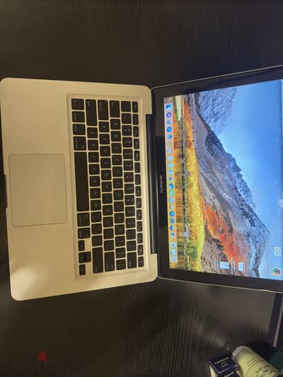 للبيع MacBook Pro 13” Late 2011 بحالة جيدة جدًا