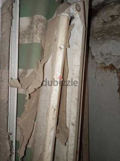 تنده إيطالي عرض ٤م تفتح ٤متر بكياس المصنع مركونه لتغير النشاط