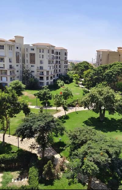 Apartment for rent in Madinaty, 175 sq m, B1, Wide Garden, close to services and open air.