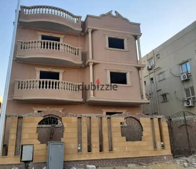 فيلا للبيع في غرب سوميد منطقة الفلل والقصور فيو حديقه