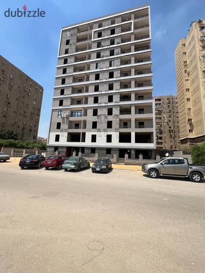 3 Bedroom Apartment 160m for Sale in the Sixth District in Zahraa Al-Maadi, Semi-Finished, New Building, Modern Exterior Finishing, Opportunities for a New Life