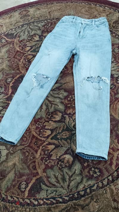 بنطلون جينس مقاس٨-٩ سنوات من H & M