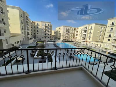 للإيجار | شقة مفروشة بالكامل في ميفيدا – Boulevard  شقة فاخرة للإيجار في ميفيدا – Boulevard، بموقع مميز جدًا وإطلالة مباشرة على حمام السباحة واللاندسك