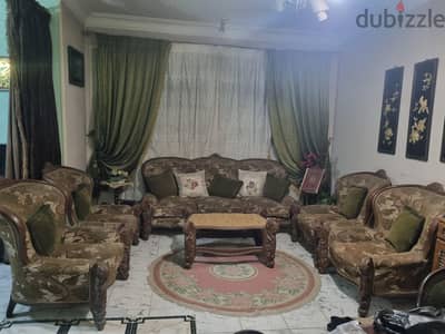 أنتريه كلاسيك خشب زان بحالة ممتازة (كنبة + 4 كراسي + ترابيزة)