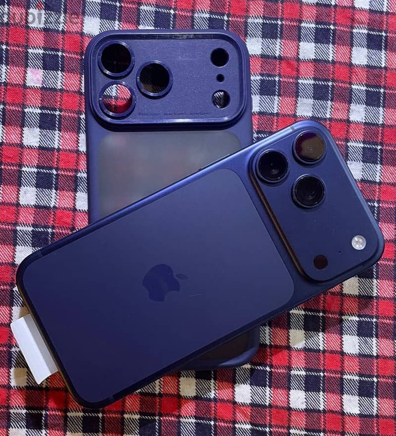 Apple - iPhone 17 Pro Max 1