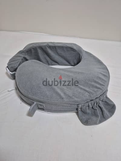 My brest friend nursing pillow, حالة ممتازة وارد الإمارات