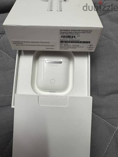 Airpods 2nd generation lt and box working well
