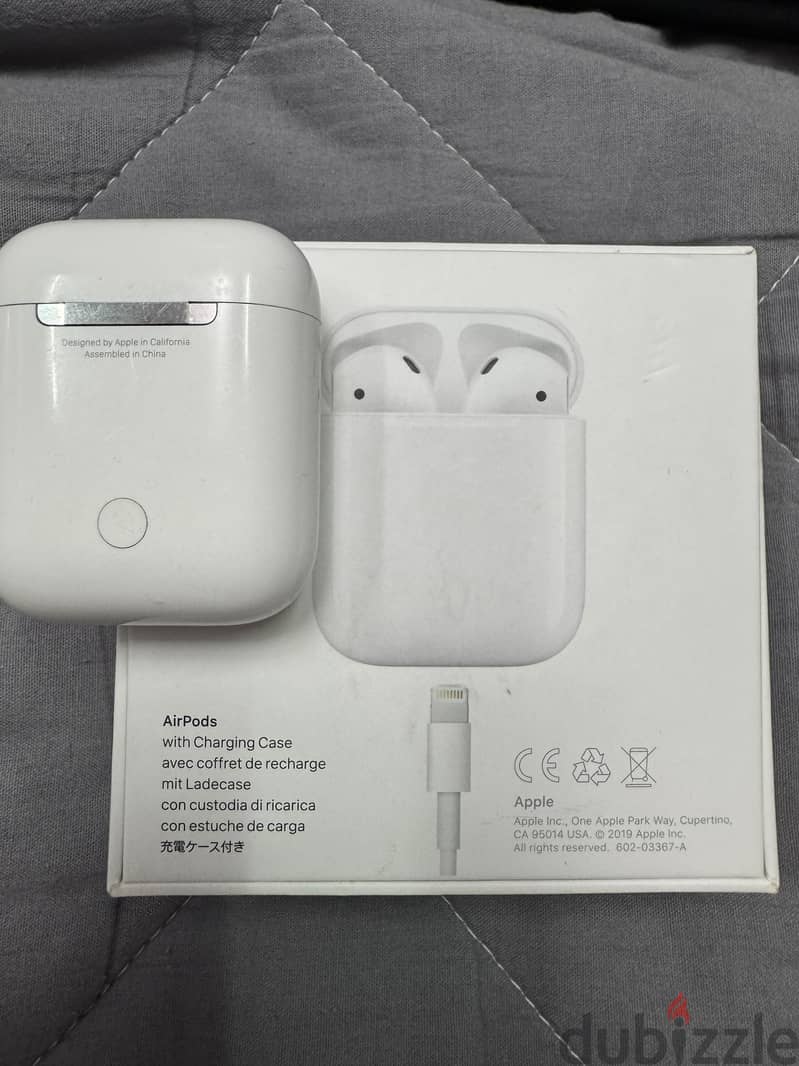 Airpods 2nd generation lt and box working well 3