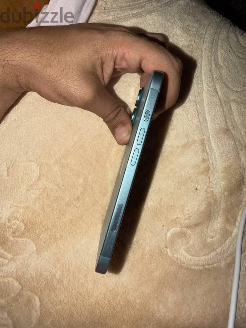 Iphone 16 used like new 3