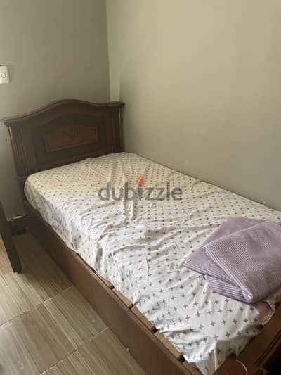 سرير خشب طبيعي للبيع مع المرتبة Natural Wood Bed with mattress