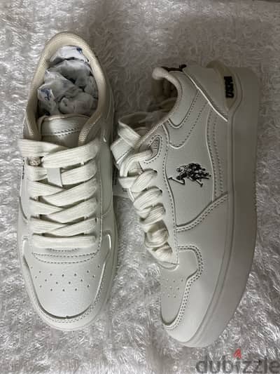 كوتشي U. S Polo Assn  ابيض جديد