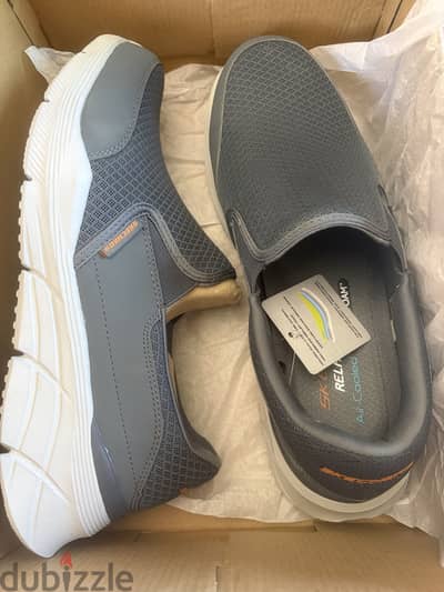 Skechers Relaxed Fit أصلي شوز رجالى  مقاس 43