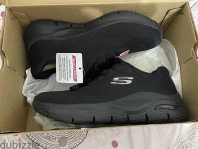 Skechers Arch Fit Original Size 38 جديد بالعلبة