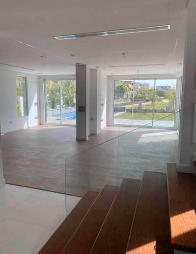 Villa for sale with a swimming pool a real bargain at a great price minutes from Palm Hills and Mountain View and close to Mivida and Sodic
