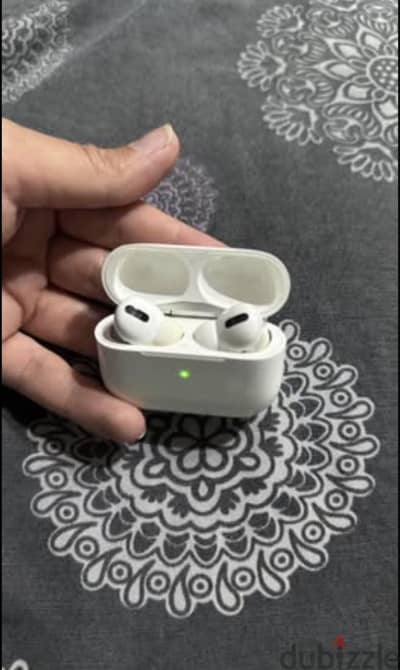 Apple AirPods Pro like new