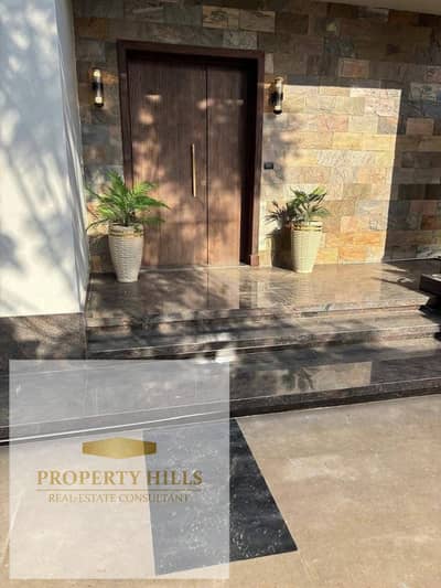 Ready-to-move-in villa for sale in La Vista with a spacious garden