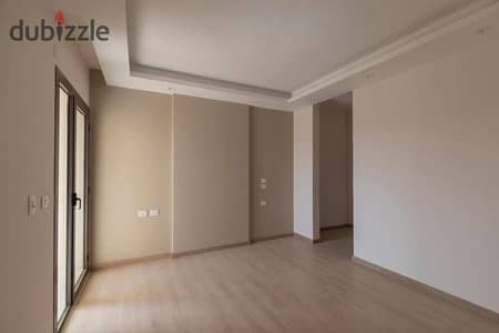 شقة 3 غرف + ناني روم prime location بالتقسيط او بخصم مميز للبيع في التجمع السادس دقائق من هايد بارك و زد ايست و AUC التجمع الخامس وديستركيت 5