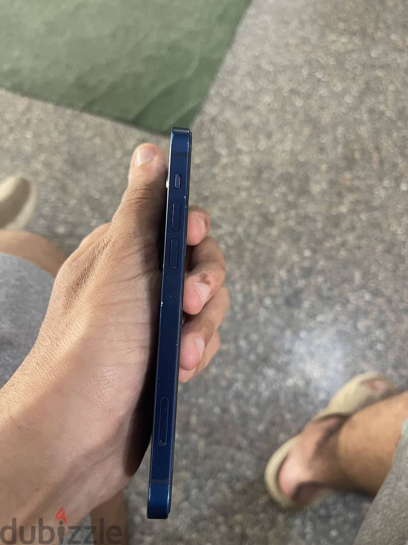 iPhone 12 4