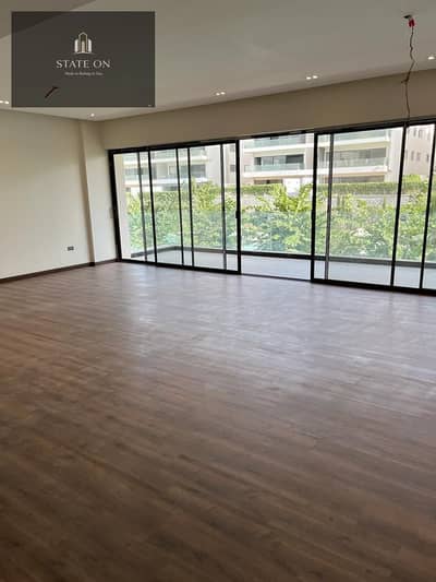 Apartment with a distinctive lake view for rent in Lake View Residence | 210m