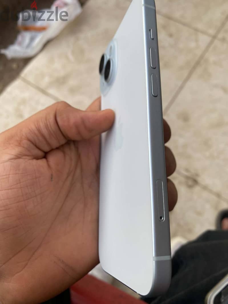 آبل - آيفون 15 4